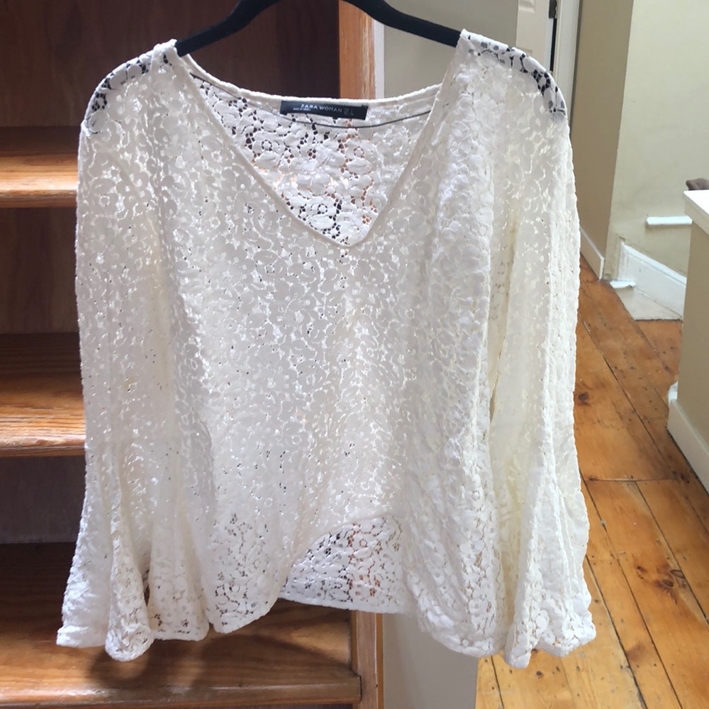 Long sleeved lace shirt